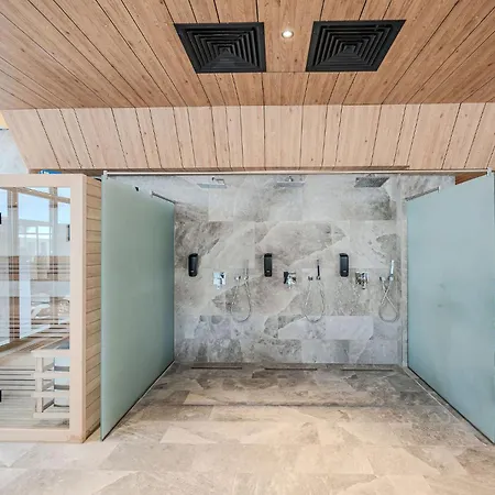 Chill O'clock In Odyssey Spa&pool Mamaia